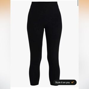 Women's 4 Pack Black(X2) and Blue(X2) High Rise Medium 8-10 Capri Leggings